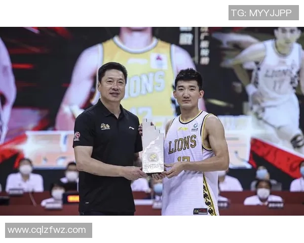 赛后分析:广州篮球队与西安篮球队默契配合的关键因素与战术探讨 赛后分析:广州篮球队与西安篮球队默契配合的关键因素与战术探讨