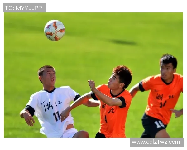 超可爱的足球明星们在绿茵场上展现魅力与风采的精彩瞬间 超可爱的足球明星们在绿茵场上展现魅力与风采的精彩瞬间