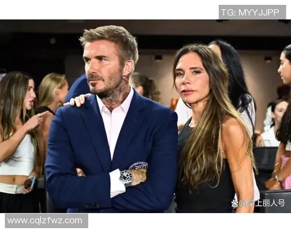 足球明星与爱妻甜蜜合影展现幸福生活瞬间引发粉丝热议 足球明星与爱妻甜蜜合影展现幸福生活瞬间引发粉丝热议