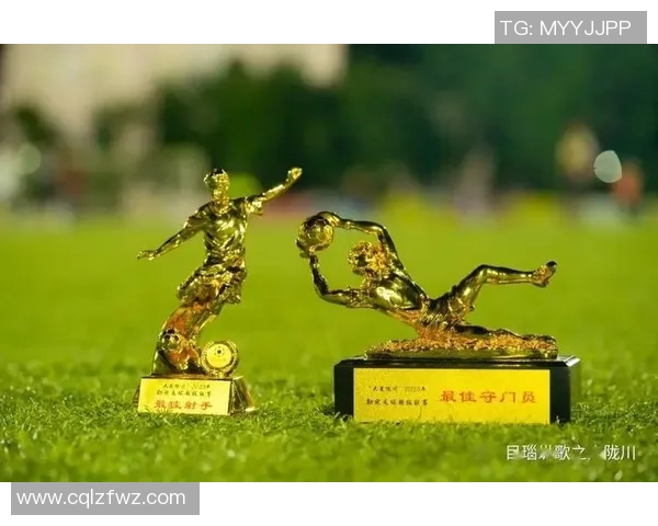 足球明星侧面雕刻艺术作品展现运动之美与激情的完美结合 足球明星侧面雕刻艺术作品展现运动之美与激情的完美结合